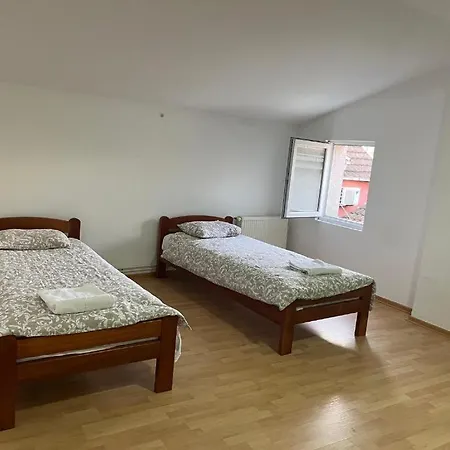 Aliyah Δωμάτια σε οικογενειακή κατοικία *